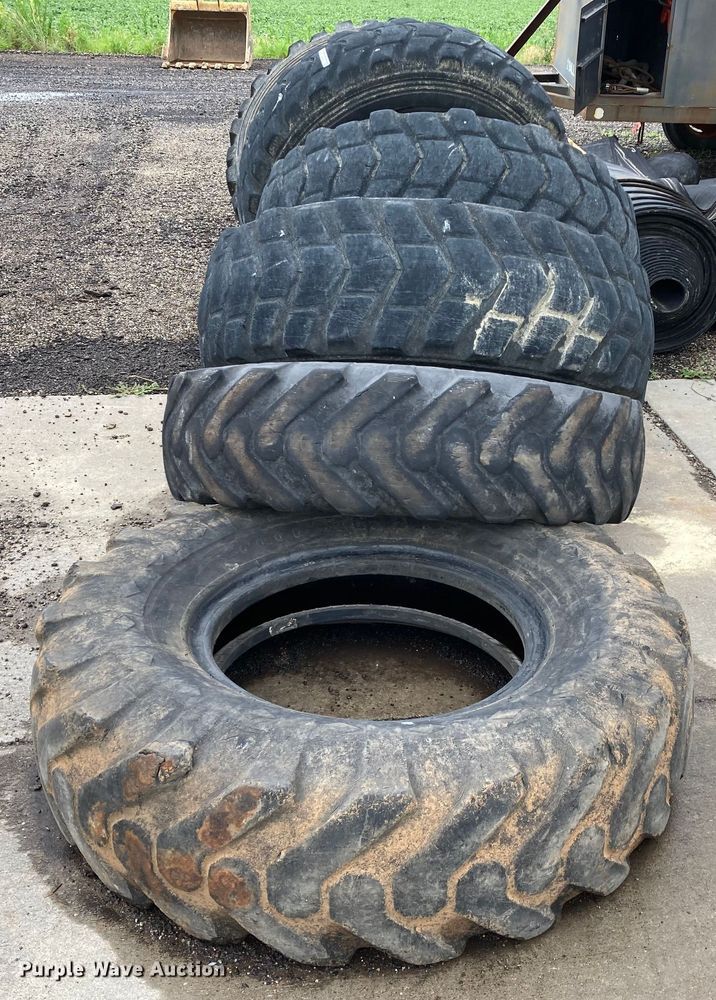 image for item HN9914 (6) motor grader tires