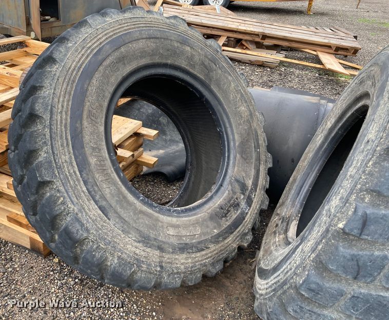 image for item HN9914 (6) motor grader tires