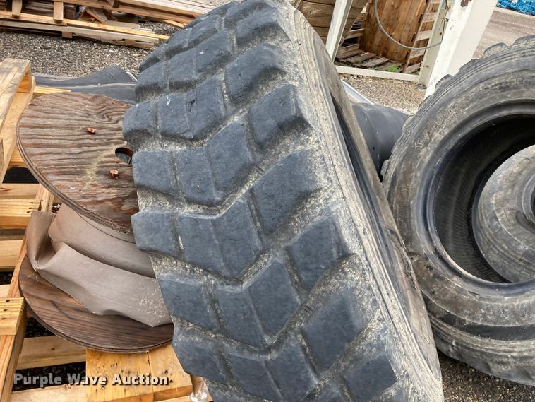 image for item HN9914 (6) motor grader tires