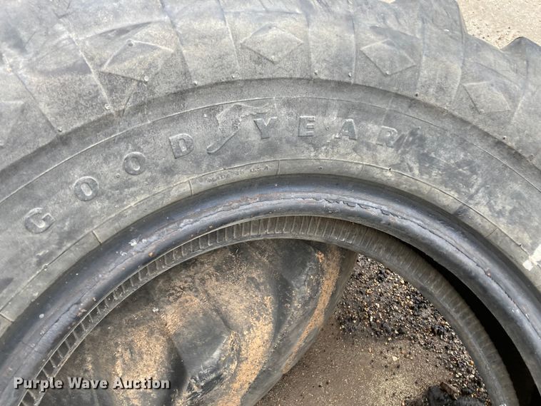 image for item HN9914 (6) motor grader tires