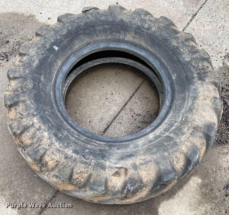 image for item HN9914 (6) motor grader tires