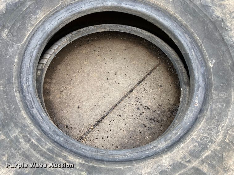 image for item HN9914 (6) motor grader tires
