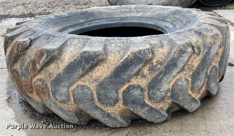 image for item HN9914 (6) motor grader tires