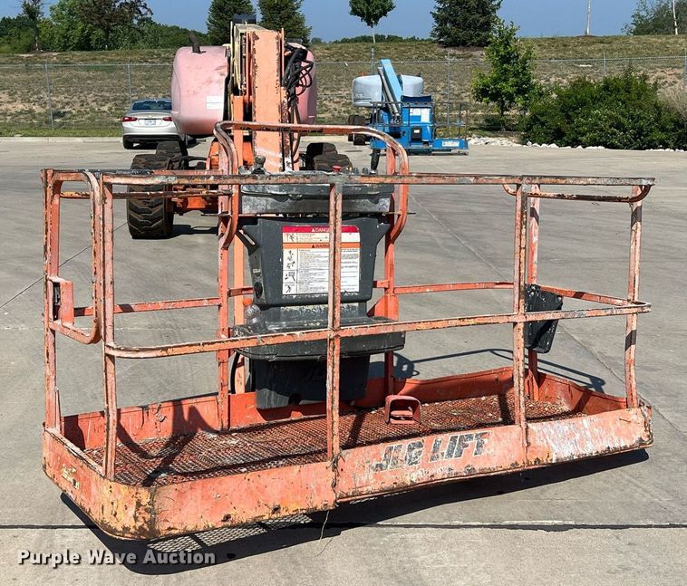 image for item II9241 2006 JLG 660SJ  boom lift