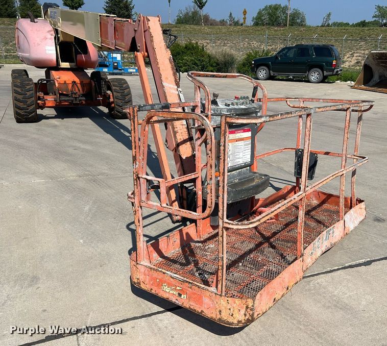 image for item II9241 2006 JLG 660SJ  boom lift