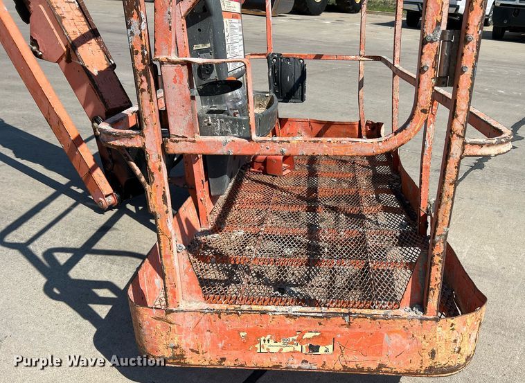 image for item II9241 2006 JLG 660SJ  boom lift