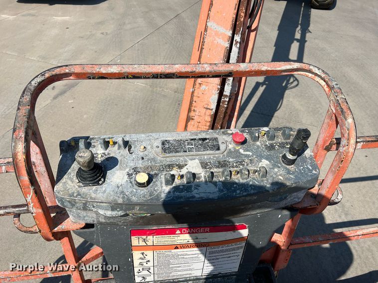 image for item II9241 2006 JLG 660SJ  boom lift