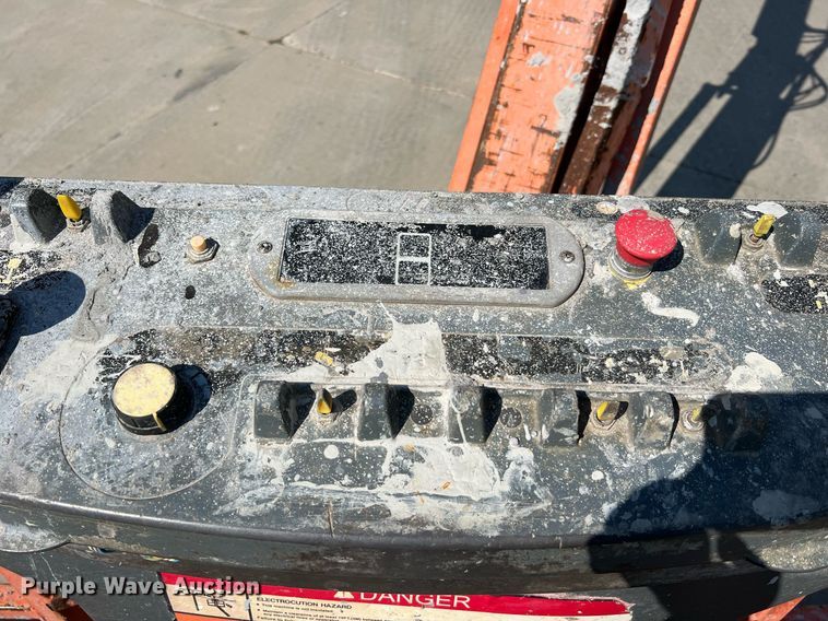 image for item II9241 2006 JLG 660SJ  boom lift