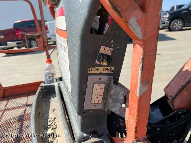 image for item II9241 2006 JLG 660SJ  boom lift