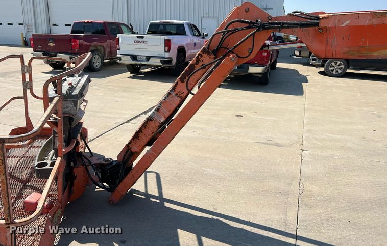 image for item II9241 2006 JLG 660SJ  boom lift