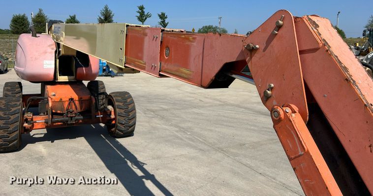 image for item II9241 2006 JLG 660SJ  boom lift