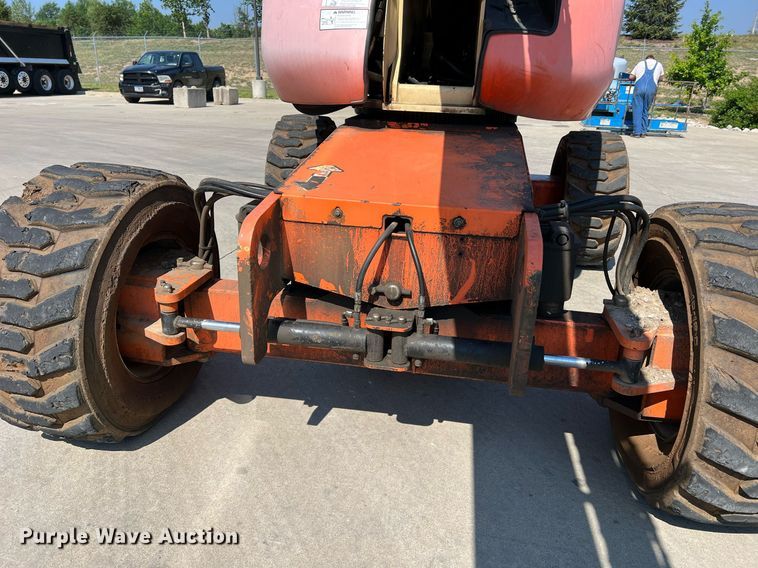 image for item II9241 2006 JLG 660SJ  boom lift