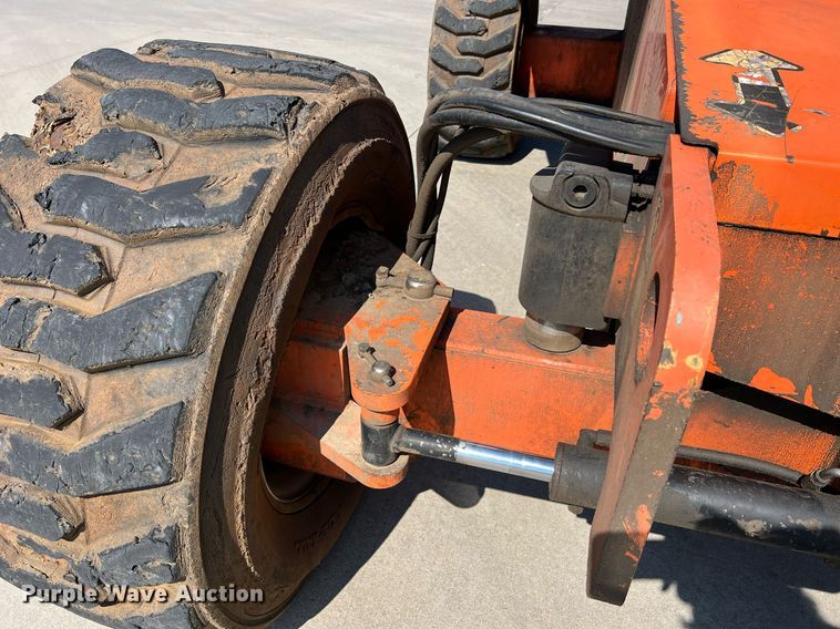 image for item II9241 2006 JLG 660SJ  boom lift