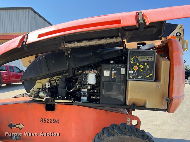 image for item II9241 2006 JLG 660SJ  boom lift