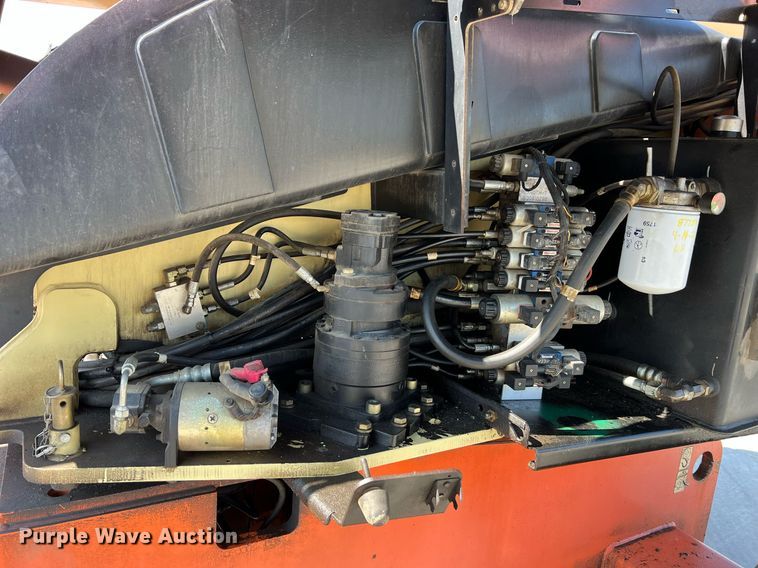 image for item II9241 2006 JLG 660SJ  boom lift