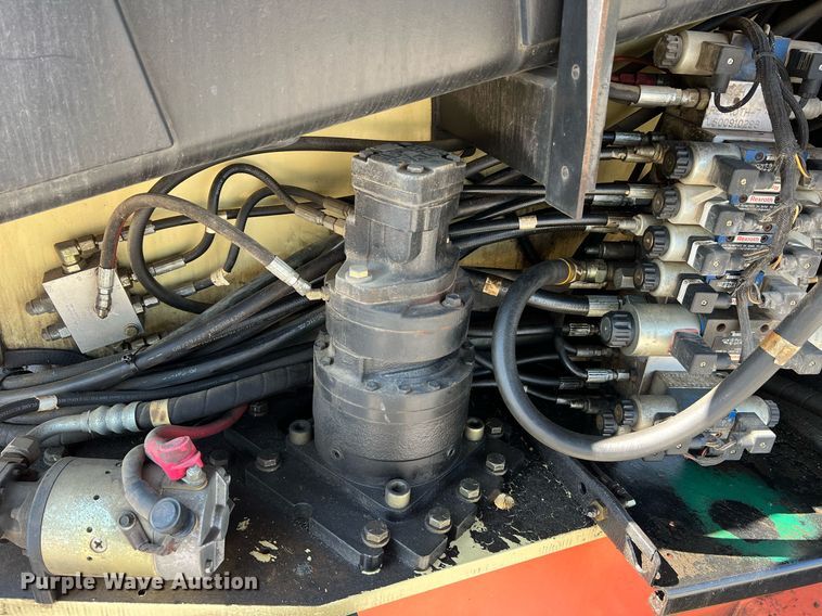 image for item II9241 2006 JLG 660SJ  boom lift