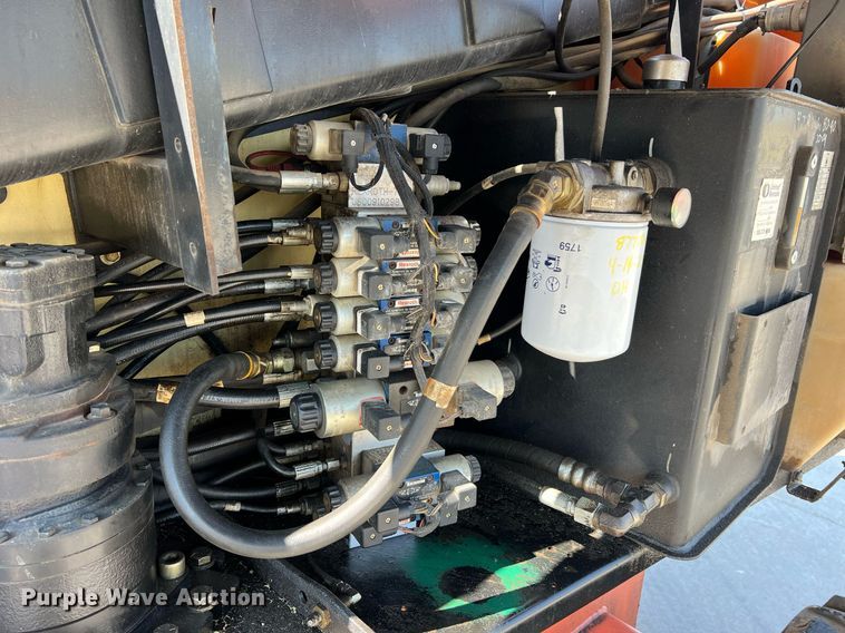 image for item II9241 2006 JLG 660SJ  boom lift