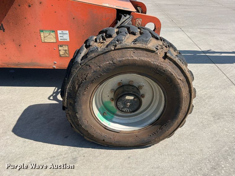 image for item II9241 2006 JLG 660SJ  boom lift