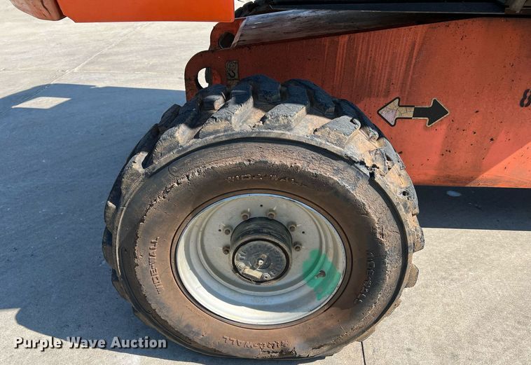 image for item II9241 2006 JLG 660SJ  boom lift