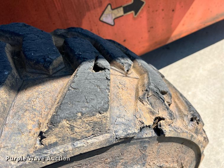 image for item II9241 2006 JLG 660SJ  boom lift