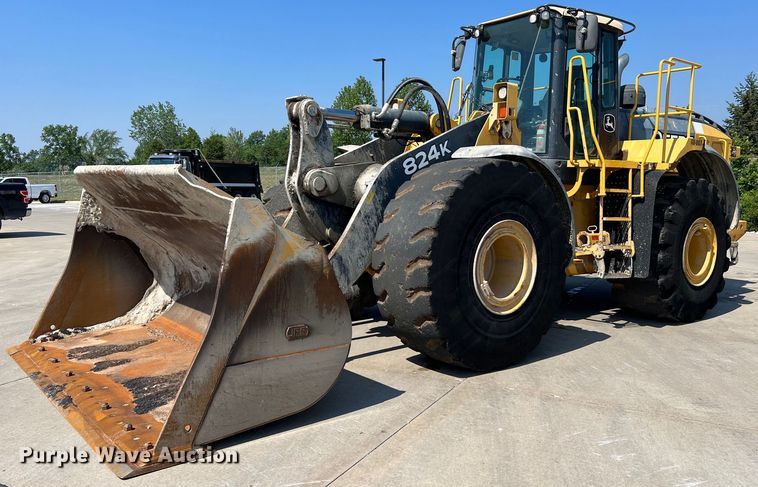 image for item II9243 2010 John Deere 824K  wheel loader