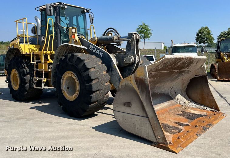 image for item II9243 2010 John Deere 824K  wheel loader