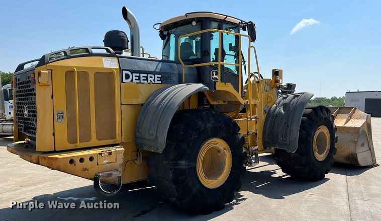 image for item II9243 2010 John Deere 824K  wheel loader