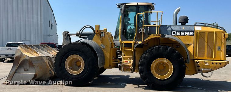 image for item II9243 2010 John Deere 824K  wheel loader