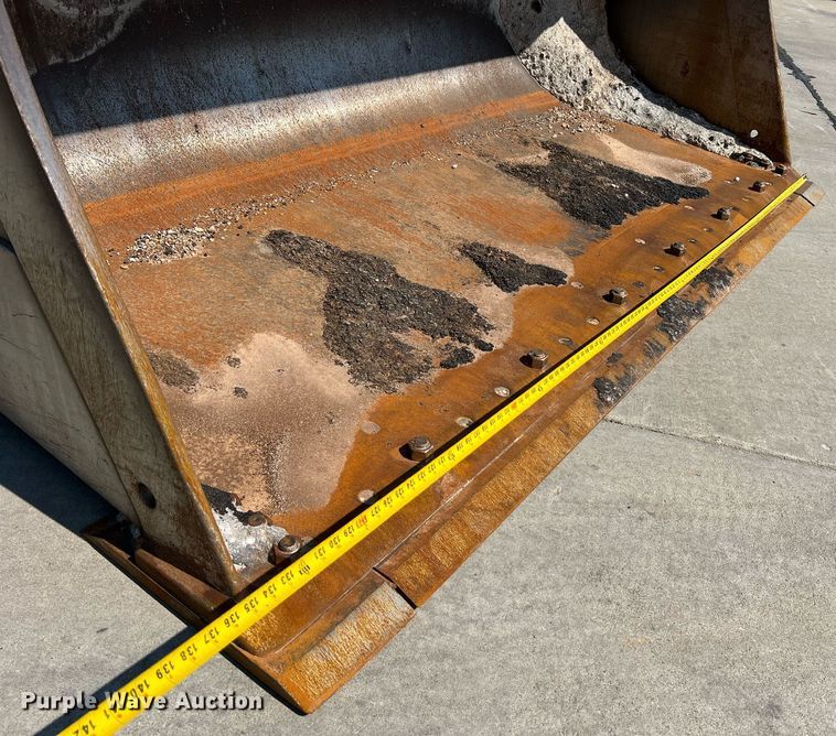 image for item II9243 2010 John Deere 824K  wheel loader