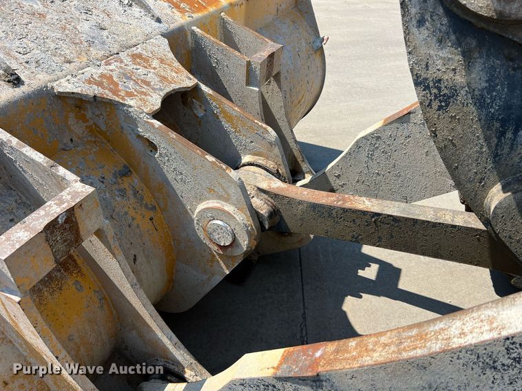 image for item II9243 2010 John Deere 824K  wheel loader