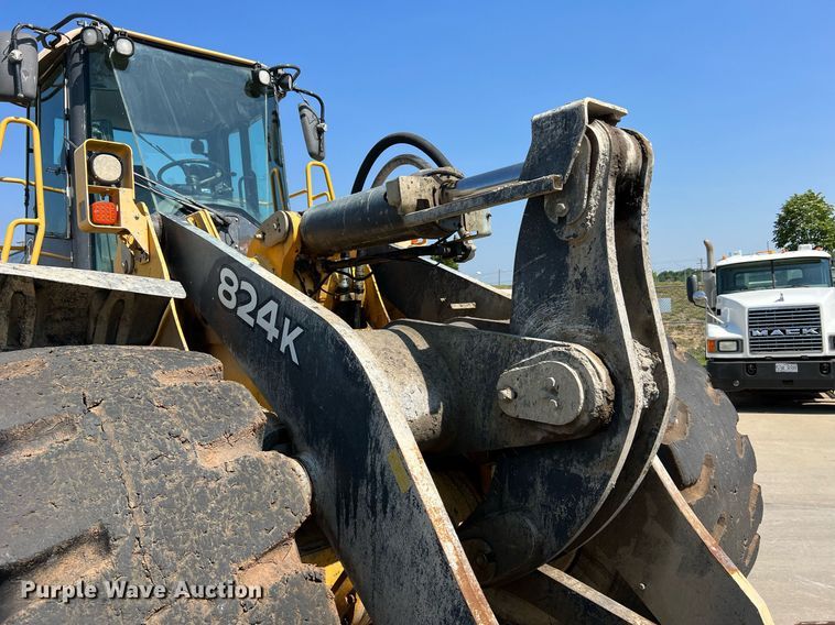image for item II9243 2010 John Deere 824K  wheel loader
