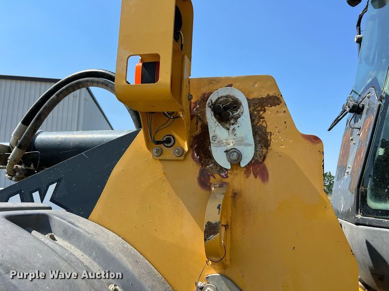 image for item II9243 2010 John Deere 824K  wheel loader