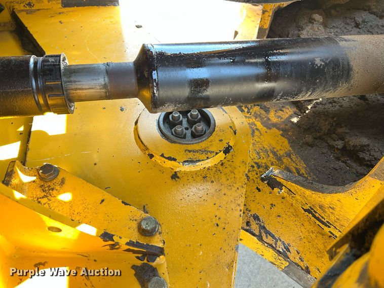 image for item II9243 2010 John Deere 824K  wheel loader