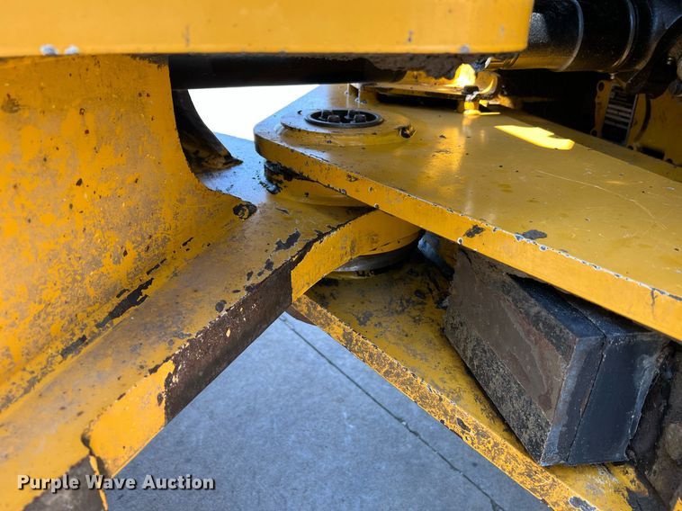 image for item II9243 2010 John Deere 824K  wheel loader