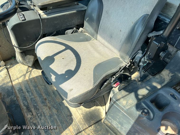 image for item II9243 2010 John Deere 824K  wheel loader