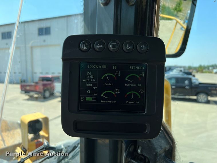 image for item II9243 2010 John Deere 824K  wheel loader