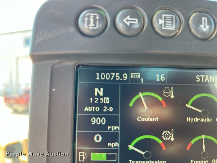 image for item II9243 2010 John Deere 824K  wheel loader