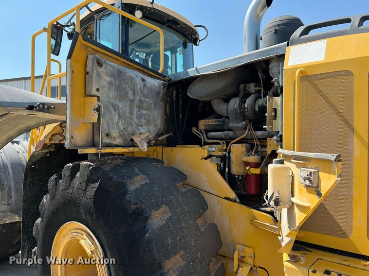 image for item II9243 2010 John Deere 824K  wheel loader