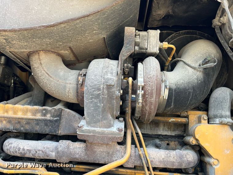 image for item II9243 2010 John Deere 824K  wheel loader