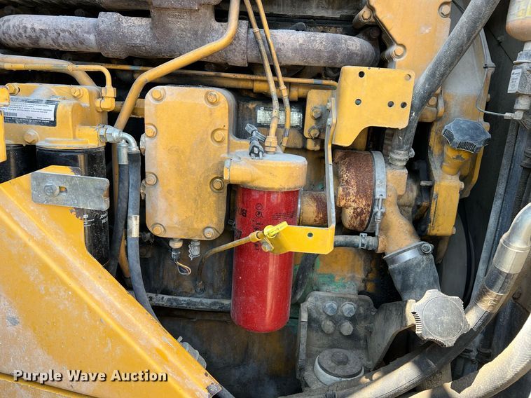 image for item II9243 2010 John Deere 824K  wheel loader