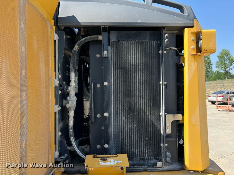 image for item II9243 2010 John Deere 824K  wheel loader