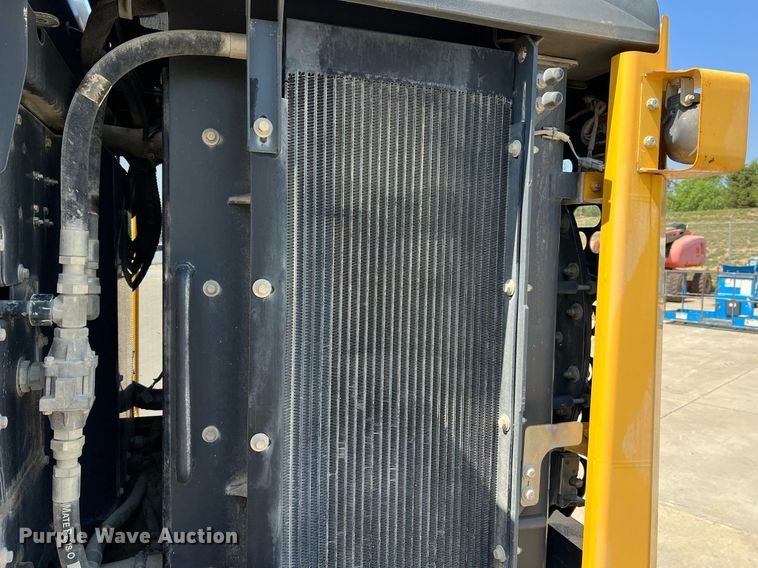 image for item II9243 2010 John Deere 824K  wheel loader