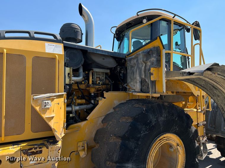 image for item II9243 2010 John Deere 824K  wheel loader