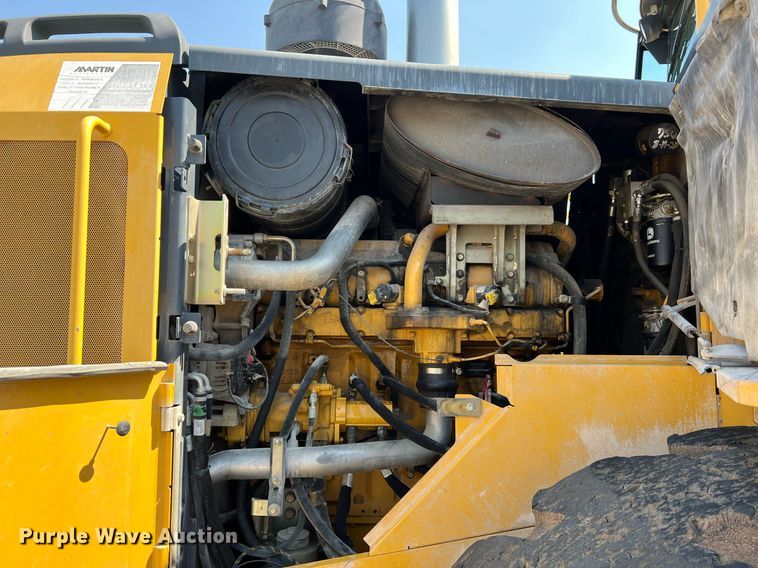 image for item II9243 2010 John Deere 824K  wheel loader