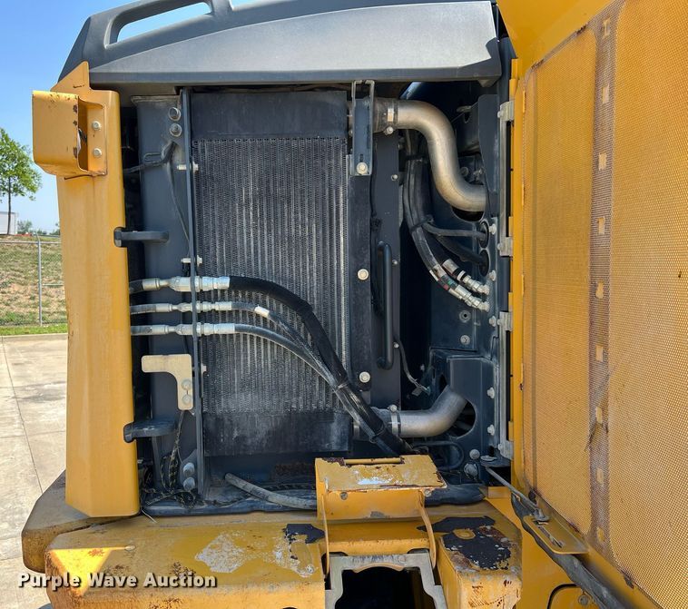 image for item II9243 2010 John Deere 824K  wheel loader