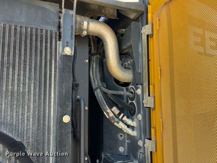 image for item II9243 2010 John Deere 824K  wheel loader