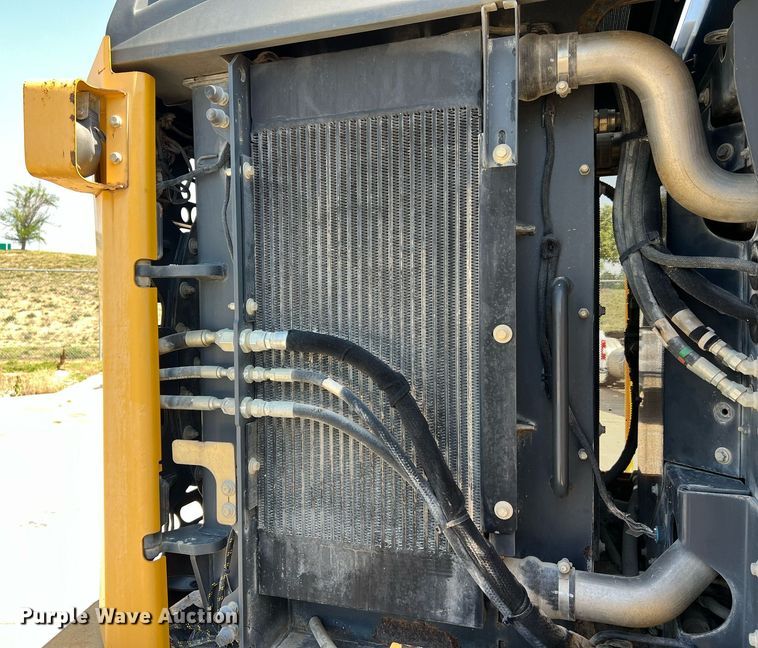 image for item II9243 2010 John Deere 824K  wheel loader