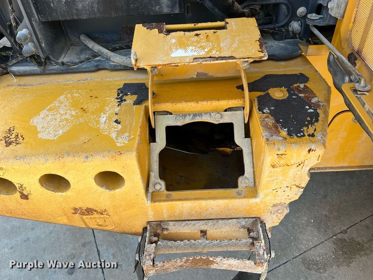 image for item II9243 2010 John Deere 824K  wheel loader