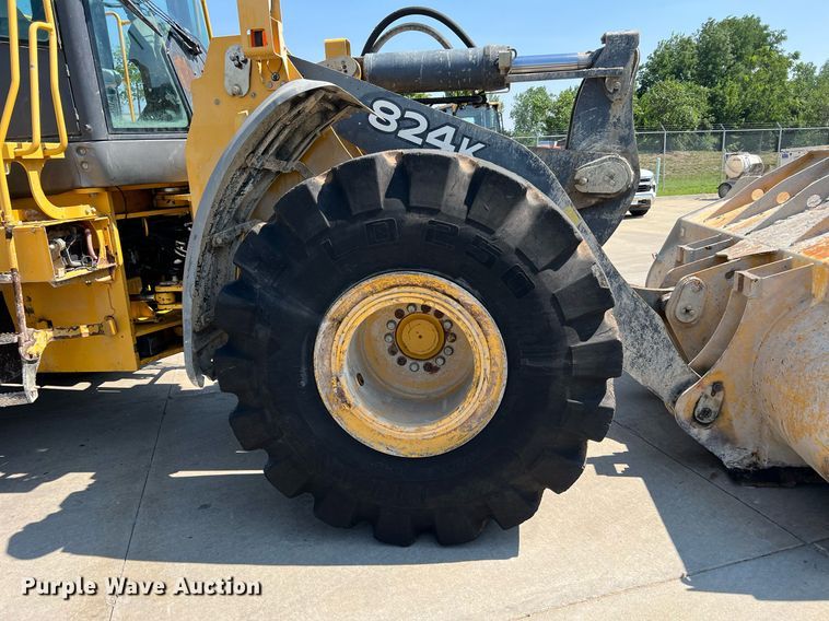image for item II9243 2010 John Deere 824K  wheel loader