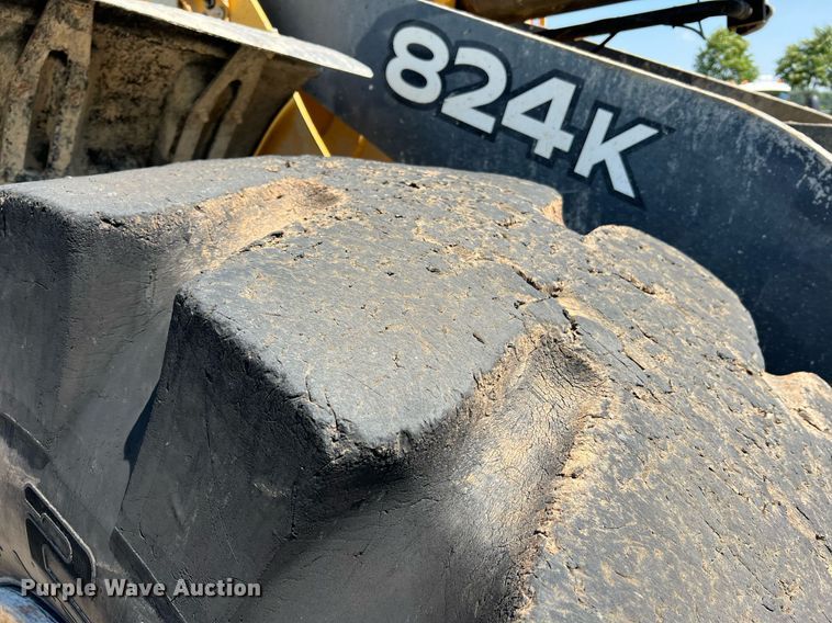 image for item II9243 2010 John Deere 824K  wheel loader